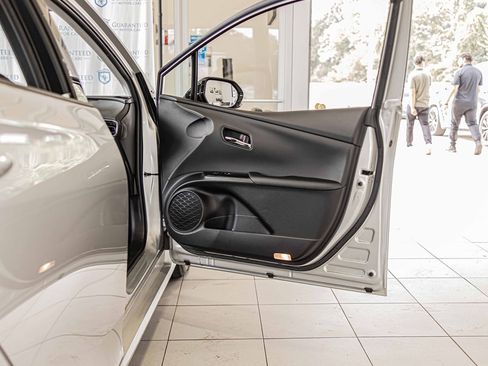 Used 2018 Toyota Prius Prime Premium image 40