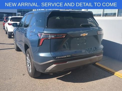 Used 2025 Chevrolet Equinox LT AWD/4WD image 4