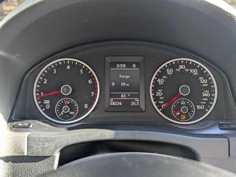 Used 2017 Volkswagen Tiguan S image 26