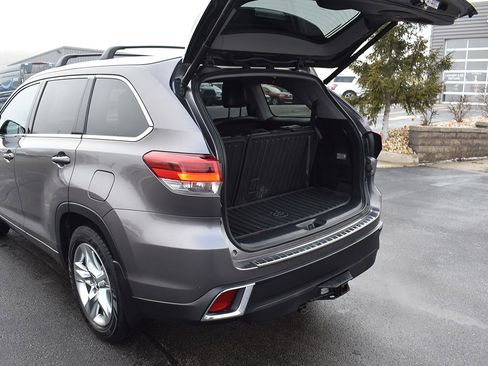 Used 2019 Toyota Highlander Limited image 29