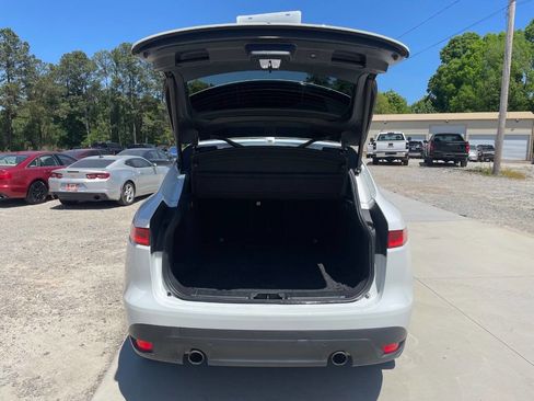 Used 2018 Jaguar F-PACE Premium image 7