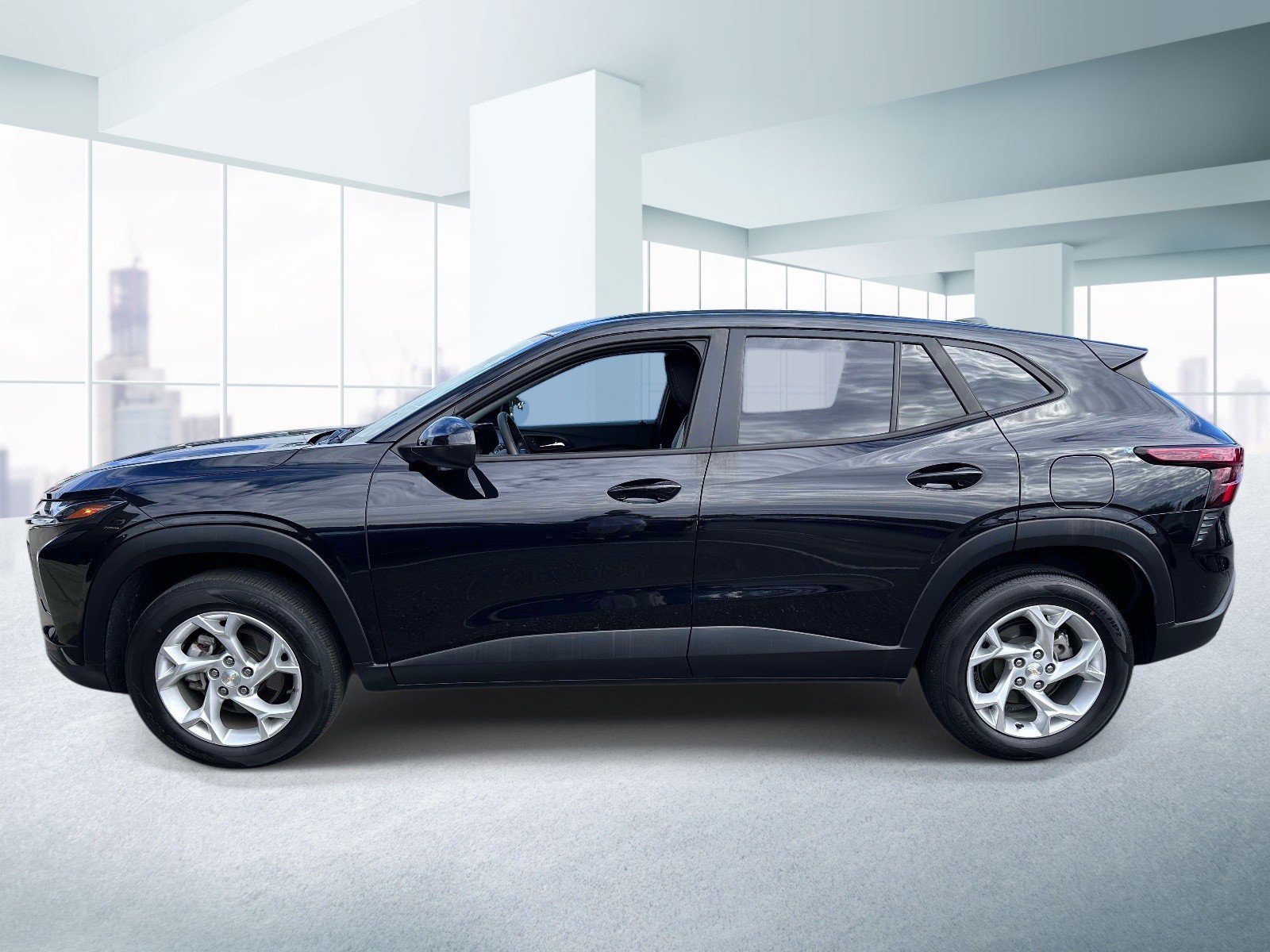 Used 2024 Chevrolet Trax LS w/ LS Convenience Package FWD image 2