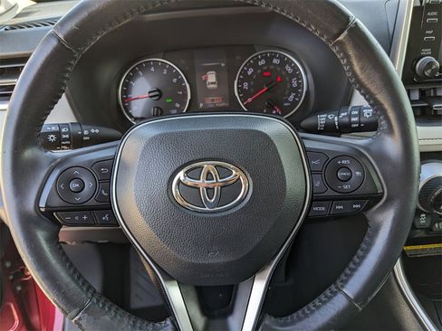Used 2019 Toyota RAV4 XLE Premium image 33