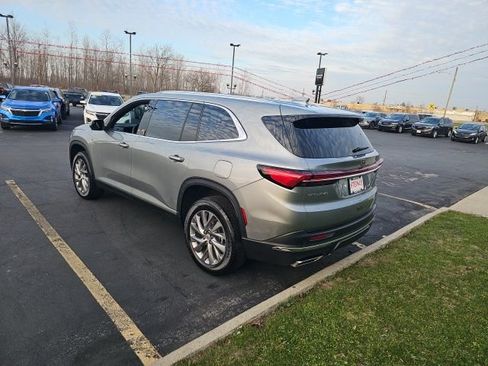 Used 2025 Buick Enclave Preferred image 5