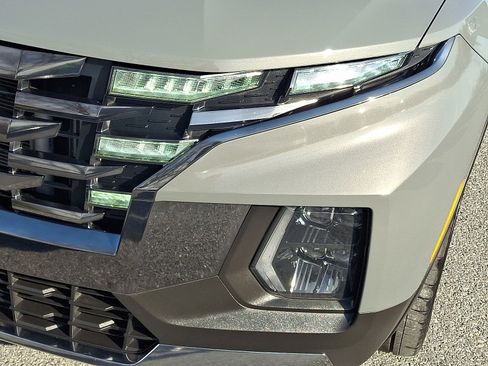 Certified 2023 Hyundai Santa Cruz Limited image 9