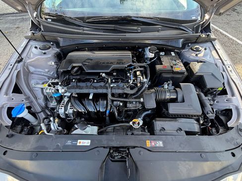 Used 2025 Hyundai Elantra Limited image 33