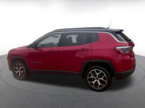 Used 2025 Jeep Compass Limited AWD/4WD image 9