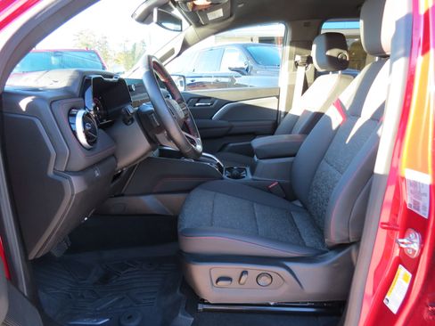 Used 2024 Chevrolet Colorado Z71 w/ Z71 Convenience Package 2 image 14