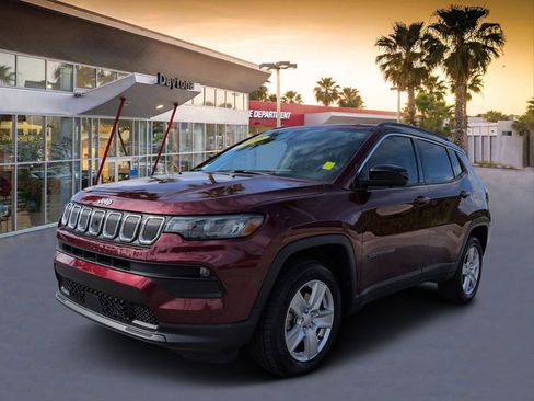 Certified 2022 Jeep Compass Latitude w/ Convenience Group AWD/4WD image 7