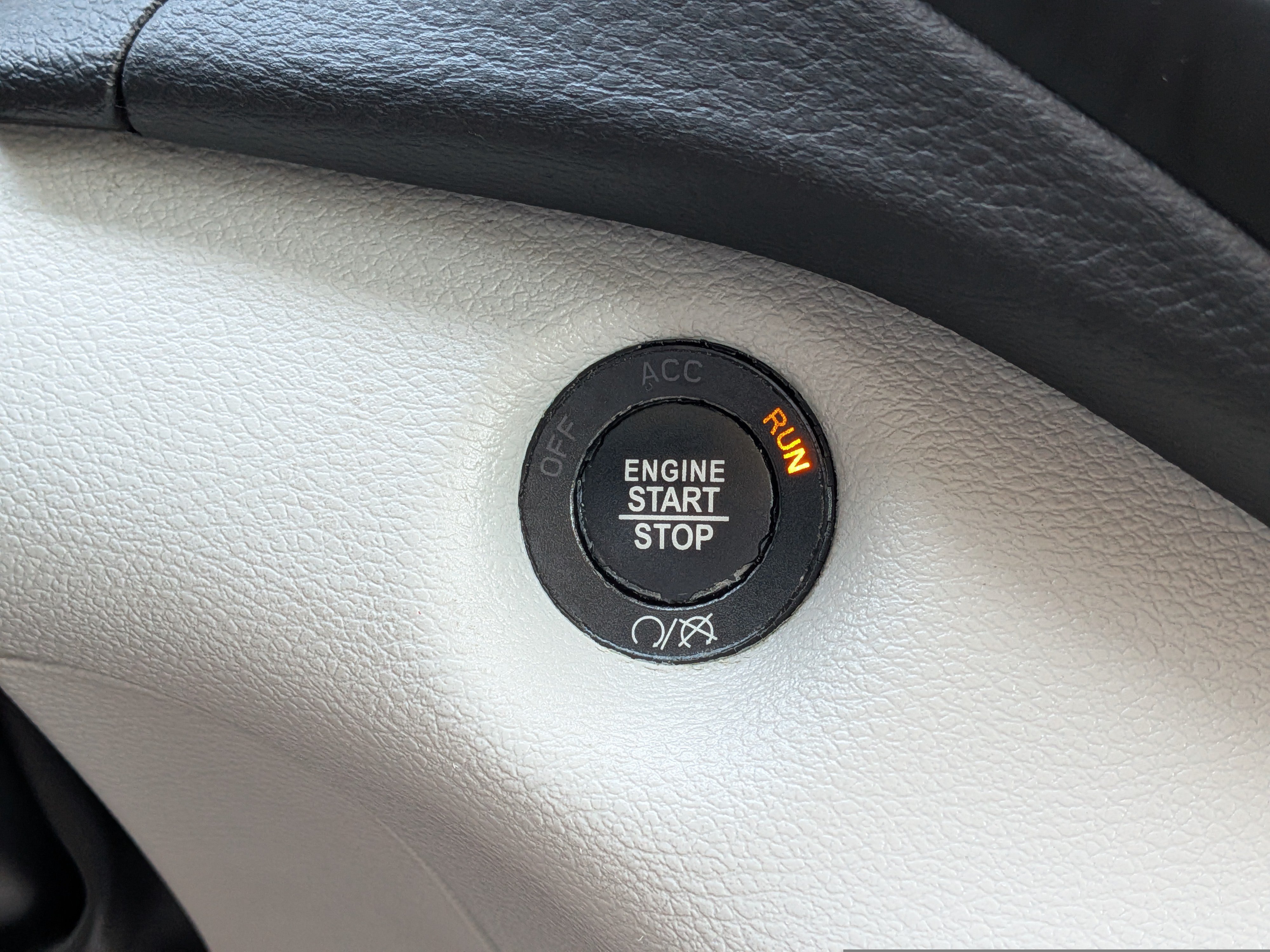 Used 2021 Jeep Cherokee Latitude Lux w/ Comfort/Convenience Group FWD image 30