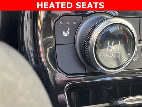 Certified 2022 Toyota Highlander XLE image 17