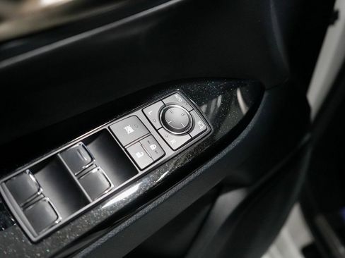 Used 2017 Lexus LX 570 4WD image 32