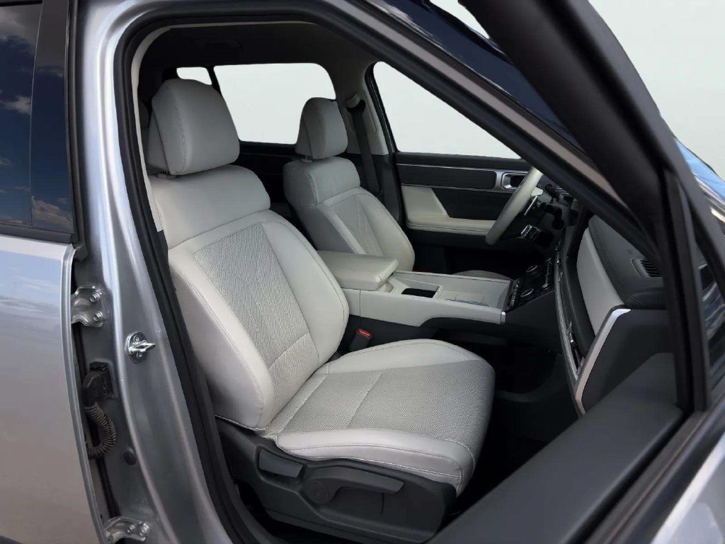 Used 2026 Hyundai Santa Fe SEL AWD/4WD image 27