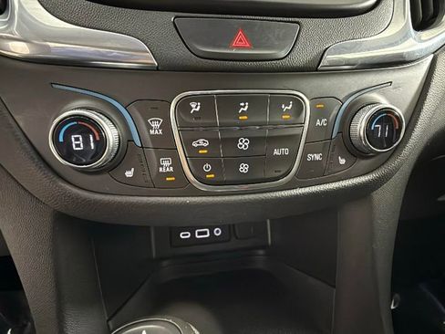 Used 2021 Chevrolet Equinox LT image 23