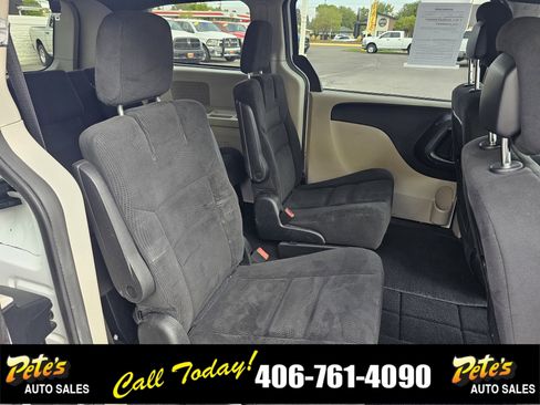 Used 2016 Dodge Grand Caravan SE image 15