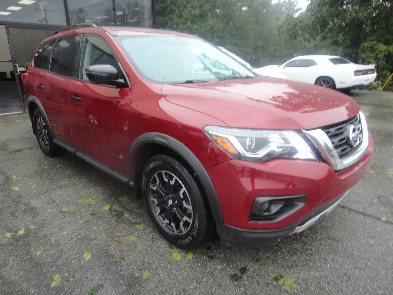Used 2020 Nissan Pathfinder SL AWD/4WD image 3