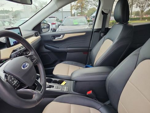 Used 2022 Ford Escape Titanium w/ Titanium Elite Package image 19