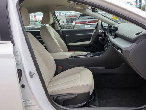 Used 2025 Hyundai Sonata SEL FWD image 8