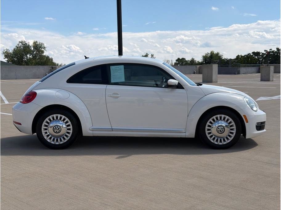 Used 2013 Volkswagen Beetle 2.5 FWD image 9