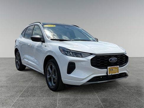 Used 2023 Ford Escape ST-Line w/ Tech Pack #1 AWD/4WD image 8