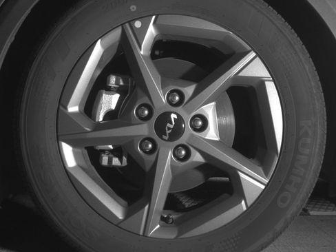 Used 2025 Kia K4 FWD image 12