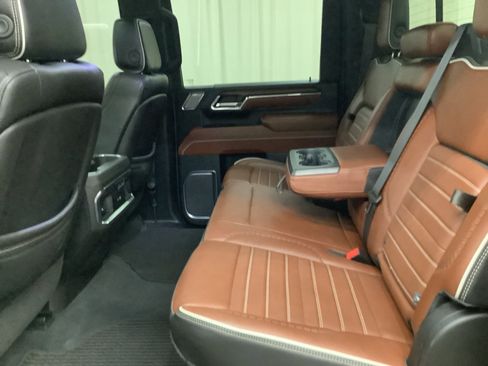 Used 2024 GMC Sierra 2500 Denali Ultimate image 32