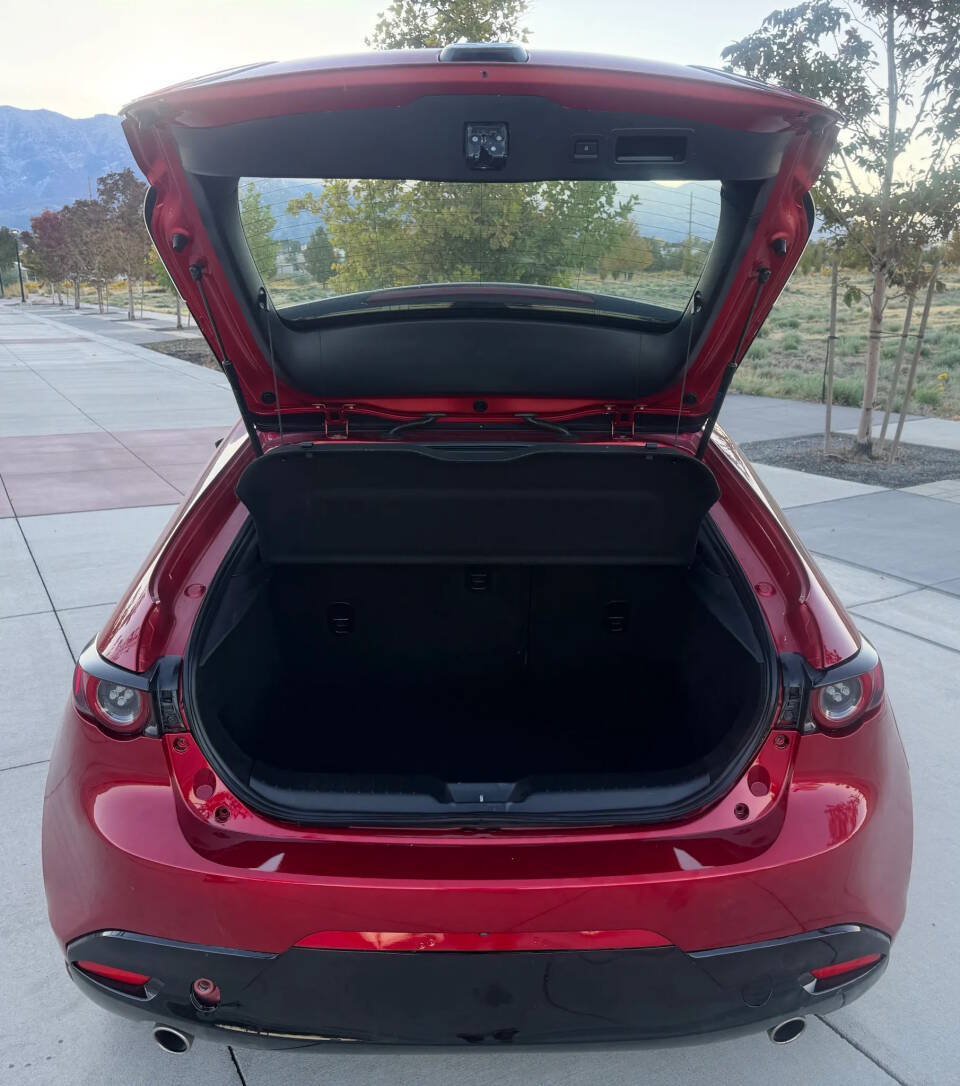 Used 2019 MAZDA MAZDA3 AWD Hatchback w/ Premium Pkg image 9