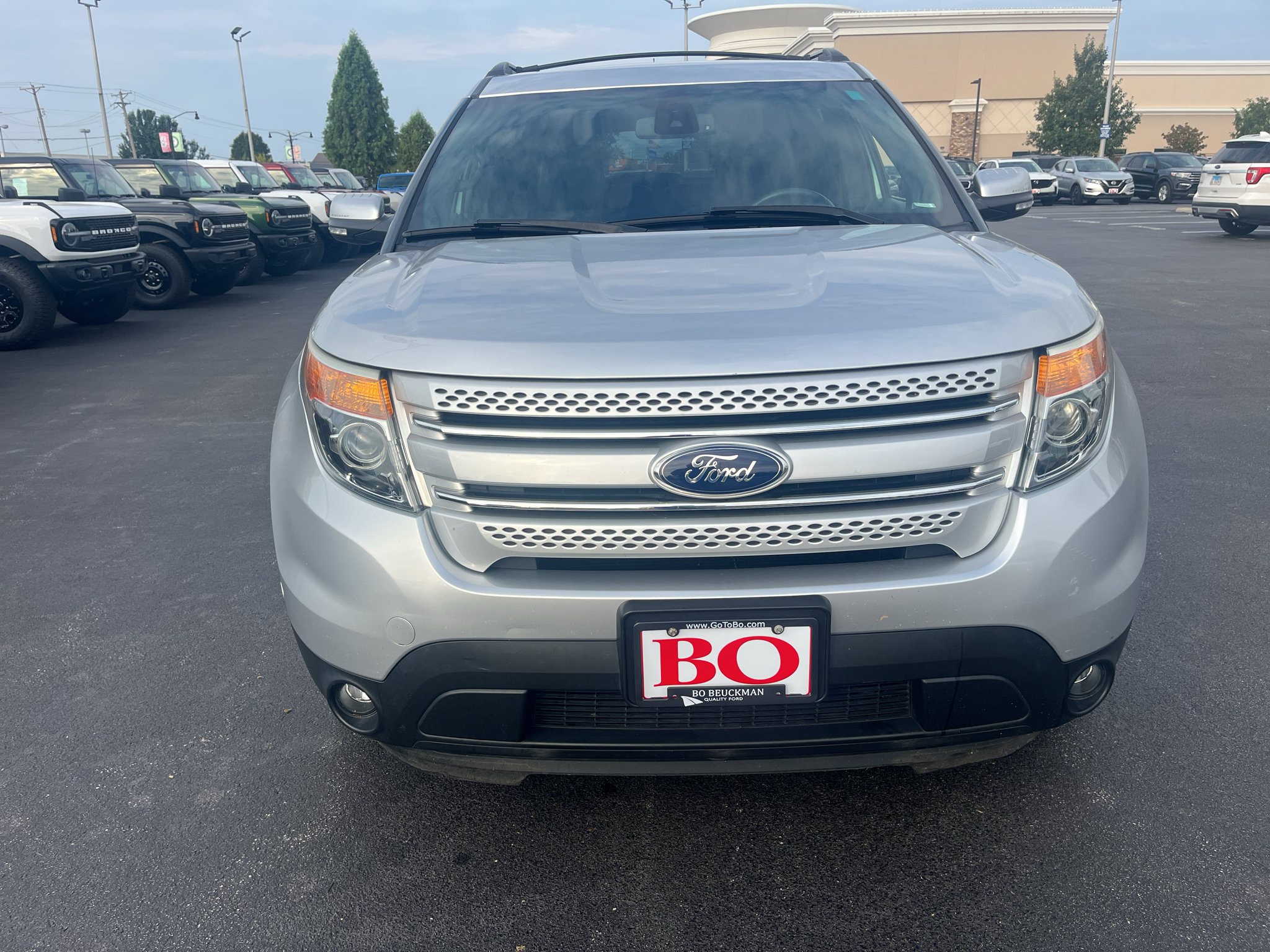 Used 2015 Ford Explorer Limited w/ Equipment Group 302A AWD/4WD image 2