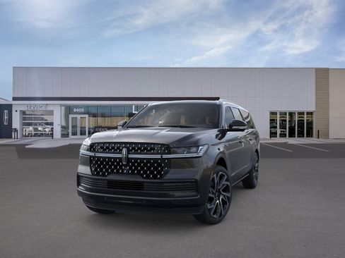 New 2026 Lincoln Navigator L Black Label AWD/4WD image 2