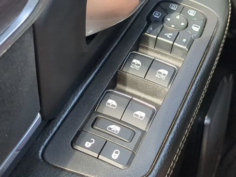 Used 2025 RAM 3500 Laramie image 22