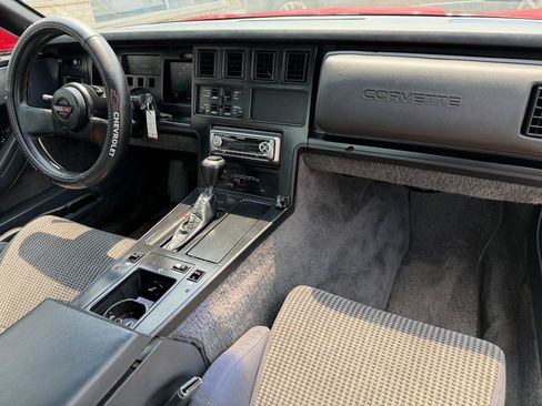 Used 1987 Chevrolet Corvette Coupe RWD image 15