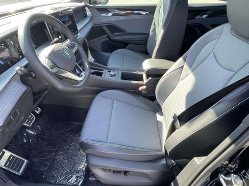 New 2026 Volkswagen Tiguan SE R-Line FWD image 15