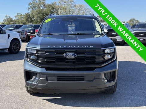 Certified 2025 Ford Expedition Active image 8