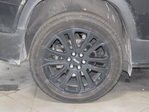 Used 2022 GMC Acadia SLE w/ Driver Convenience Package image 12