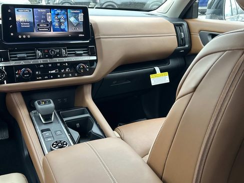 New 2026 Nissan Pathfinder Platinum AWD/4WD image 22