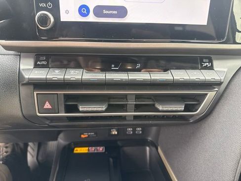 Used 2025 Toyota Camry LE FWD image 32
