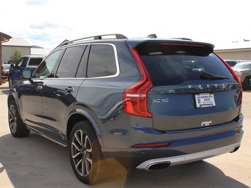 Used 2018 Volvo XC90 T6 Momentum w/ Momentum Plus Package AWD/4WD image 4