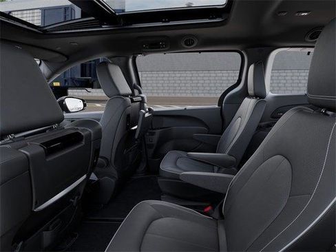 New 2026 Chrysler Pacifica Limited w/ Uconnect Theater Family Group image 23