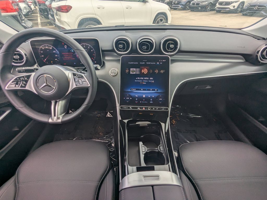 Used 2025 Mercedes-Benz C 300 4MATIC Sedan image 2