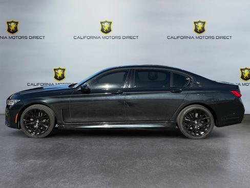 Used 2022 BMW 740i w/ M Sport Package image 2