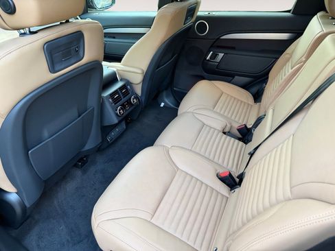 New 2026 Land Rover Discovery Limited Edition image 14