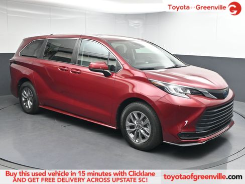 Used 2021 Toyota Sienna LE image 1