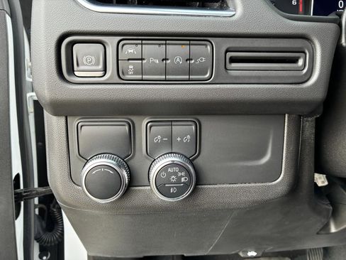 Used 2021 GMC Yukon XL SLT image 24