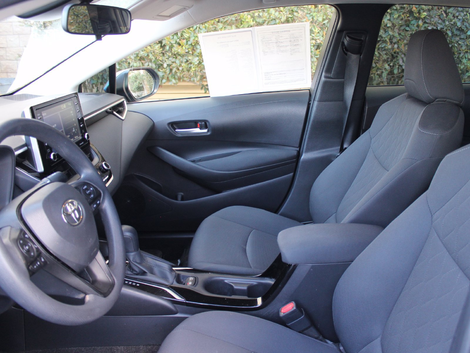 Used 2021 Toyota Corolla LE w/ Carpet Mat Package (TMS) FWD image 16