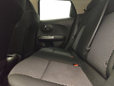 Used 2015 Nissan Juke S FWD image 18
