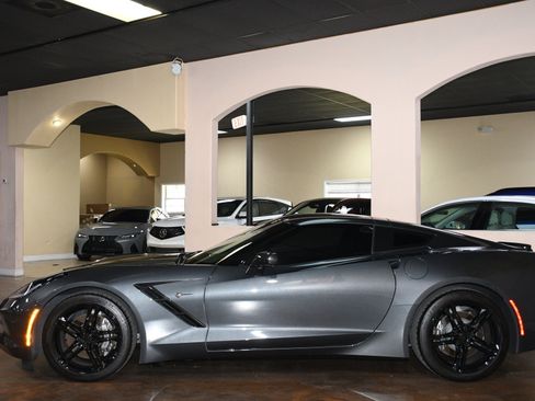 Used 2017 Chevrolet Corvette Stingray Coupe w/ 1LT RWD image 51