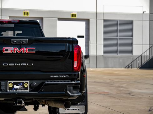 Used 2022 GMC Sierra 3500 Denali w/ Technology Package image 12