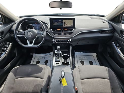 Used 2023 Nissan Altima 2.5 SV w/ SV Premium Package image 12