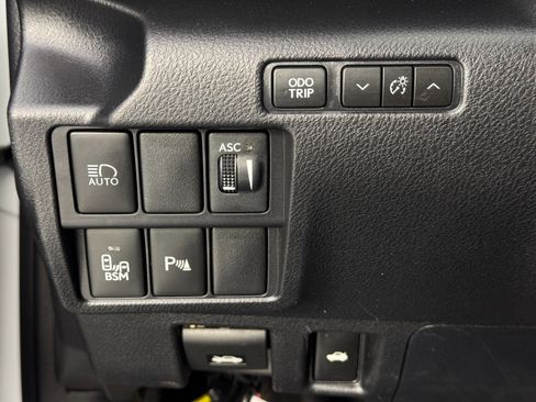 Used 2019 Lexus IS 300 F Sport w/ F Sport Package image 17