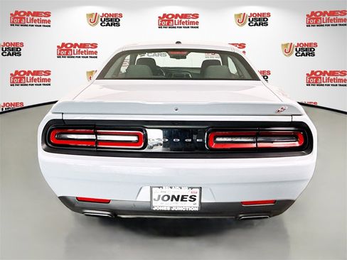 Used 2022 Dodge Challenger SXT w/ Cold Weather Group image 15